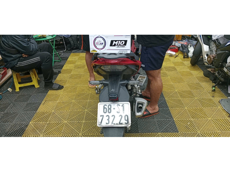 Độ đèn nâng cấp ánh sáng Titan M10 Ultra V2 cho xe Winner X